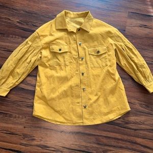 Médium Yellow Shacket, New without tags
